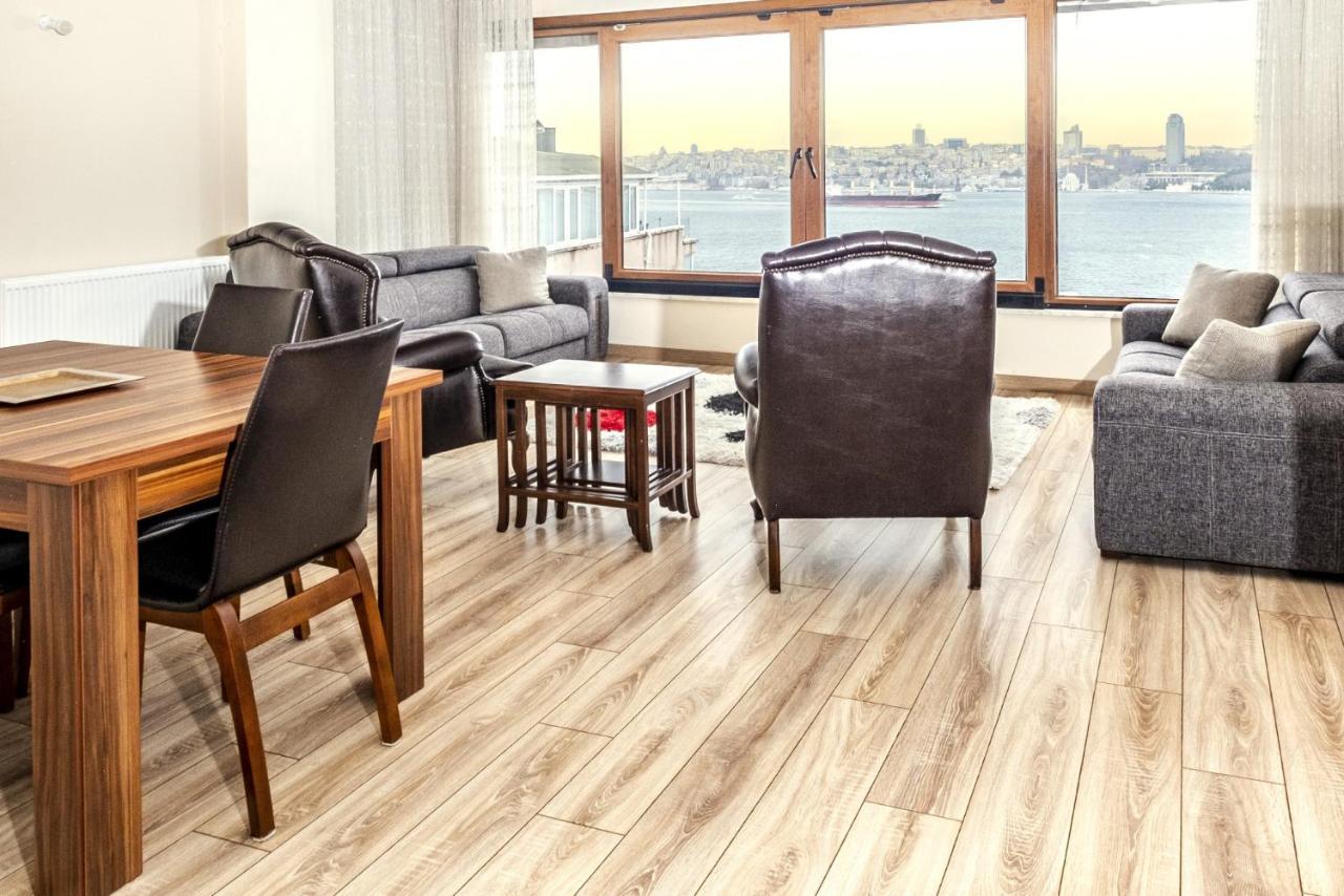 شقة اسطنبول  في Flat With Sea View Near Uskudar Ferry Station المظهر الخارجي الصورة