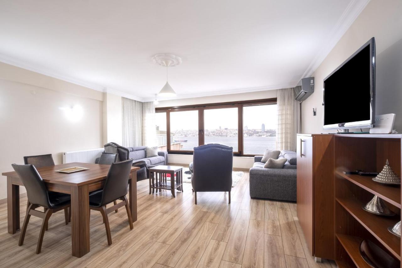 شقة اسطنبول  في Flat With Sea View Near Uskudar Ferry Station المظهر الخارجي الصورة