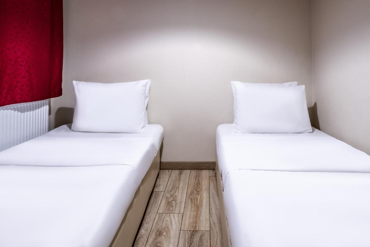شقة اسطنبول  في Flat With Sea View Near Uskudar Ferry Station المظهر الخارجي الصورة